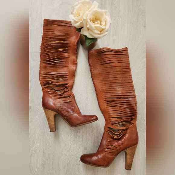 Maison Martin Margiela Shoes - Maison Margiela 80's Leather Fringe Boots 9